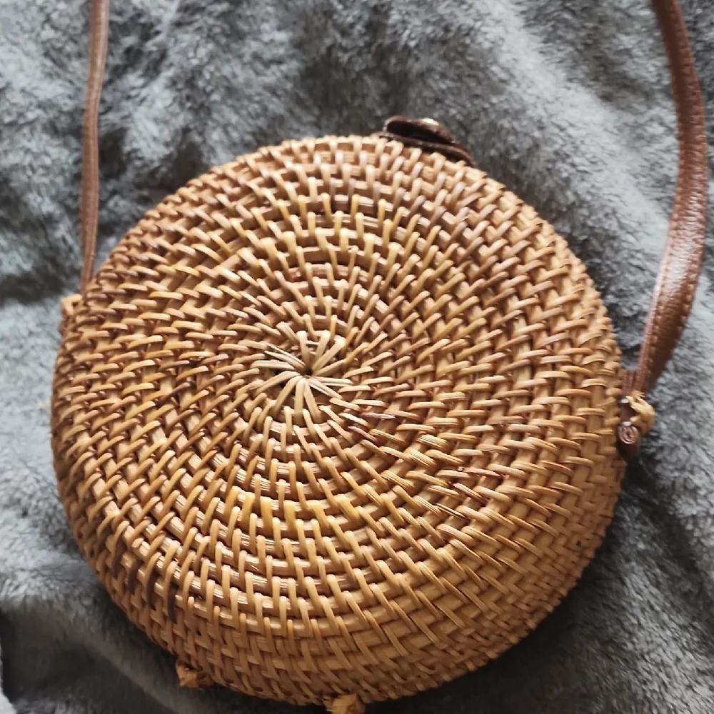 Source Unknown Woven Brown Crossbody Bag With Faux Leather Handle - Picture 2 of 6